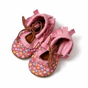 Handmade Small Shop Leather Boho Moccasins. Fits up to size 5. Excellent Cond.